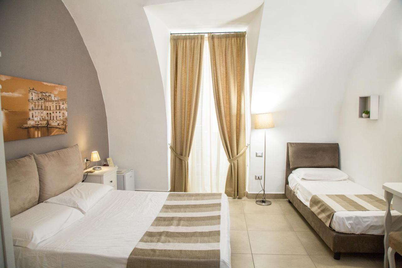 Chiaia Suites Naples Luaran gambar