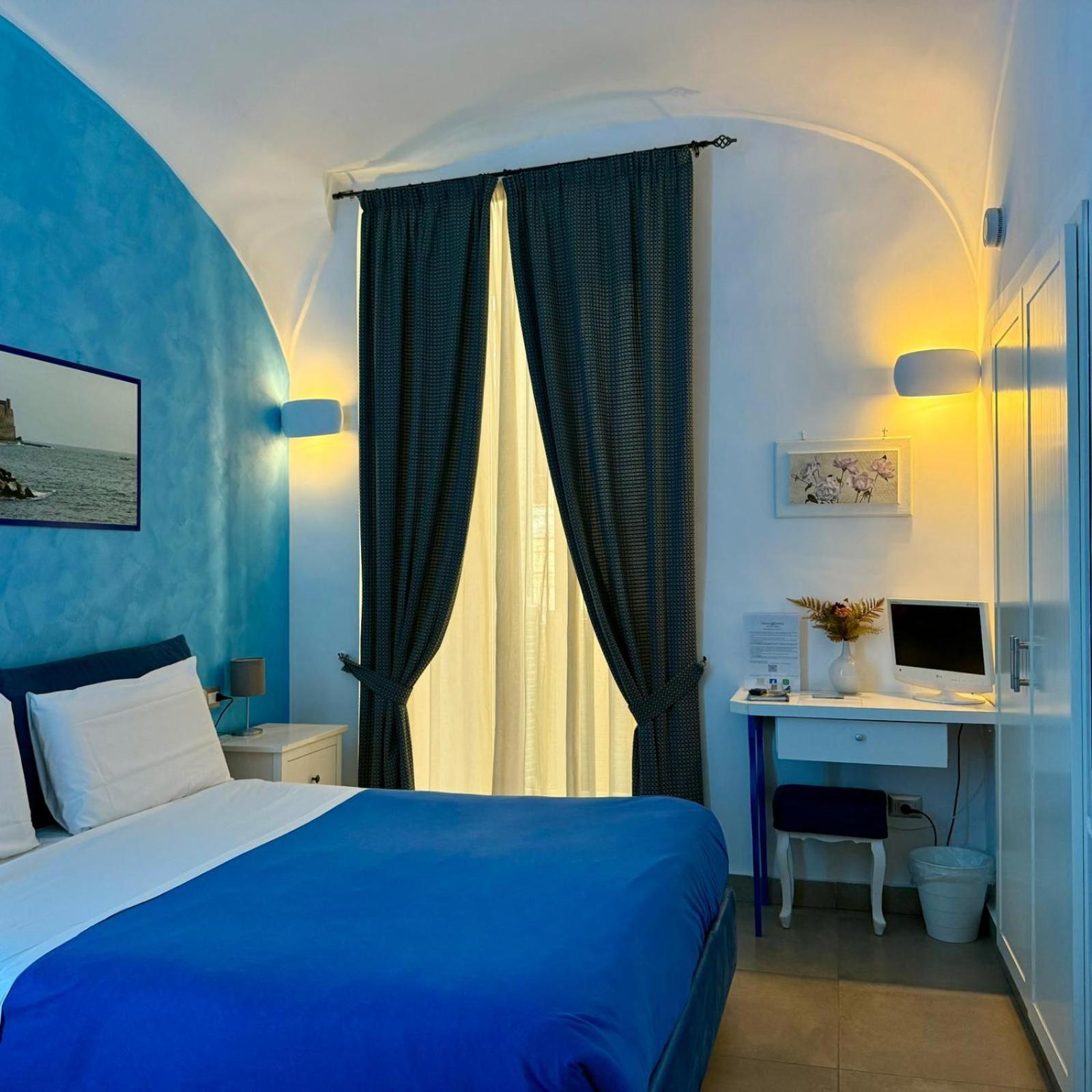 Chiaia Suites Naples Bilik gambar