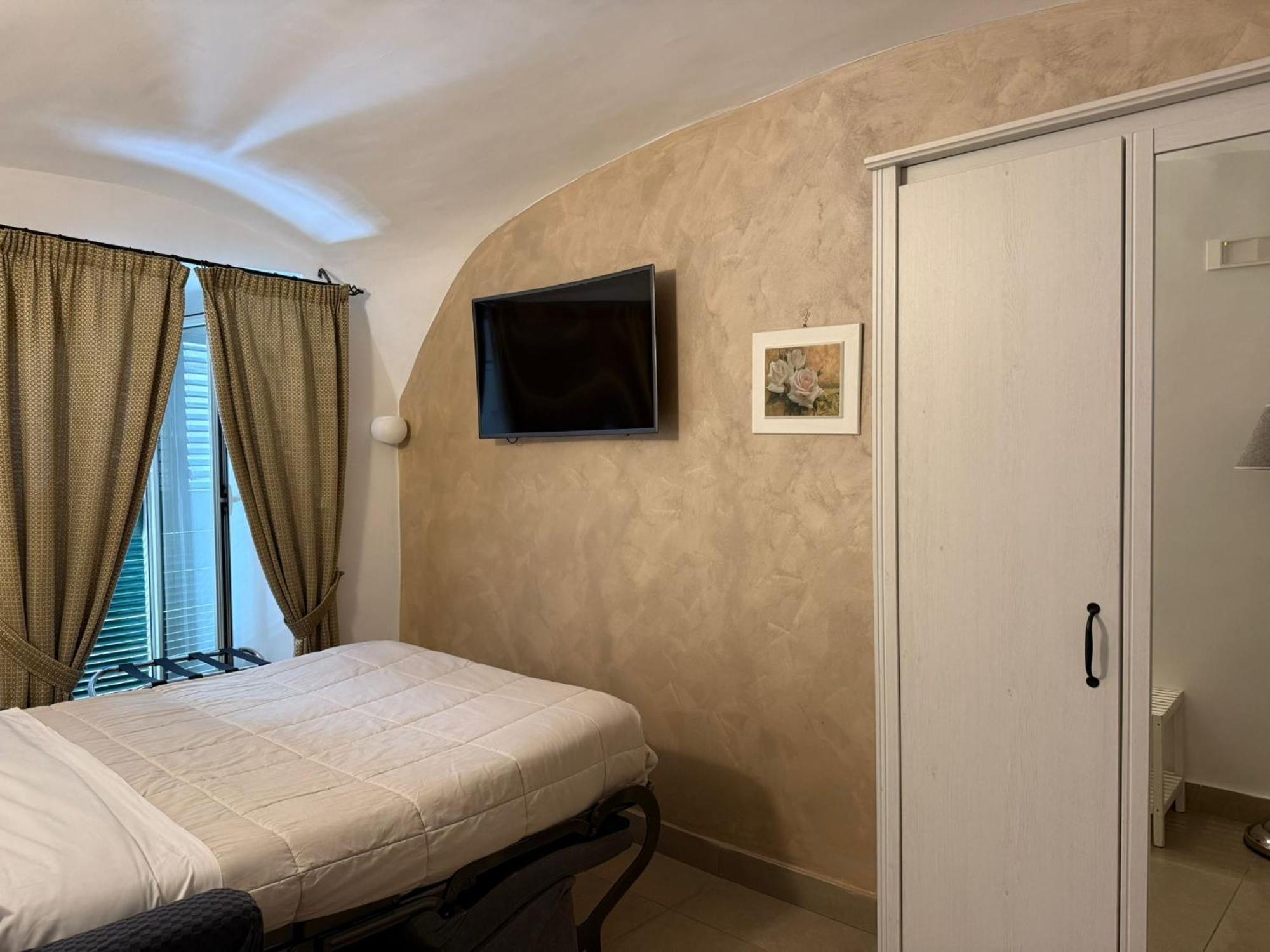 Chiaia Suites Naples Bilik gambar