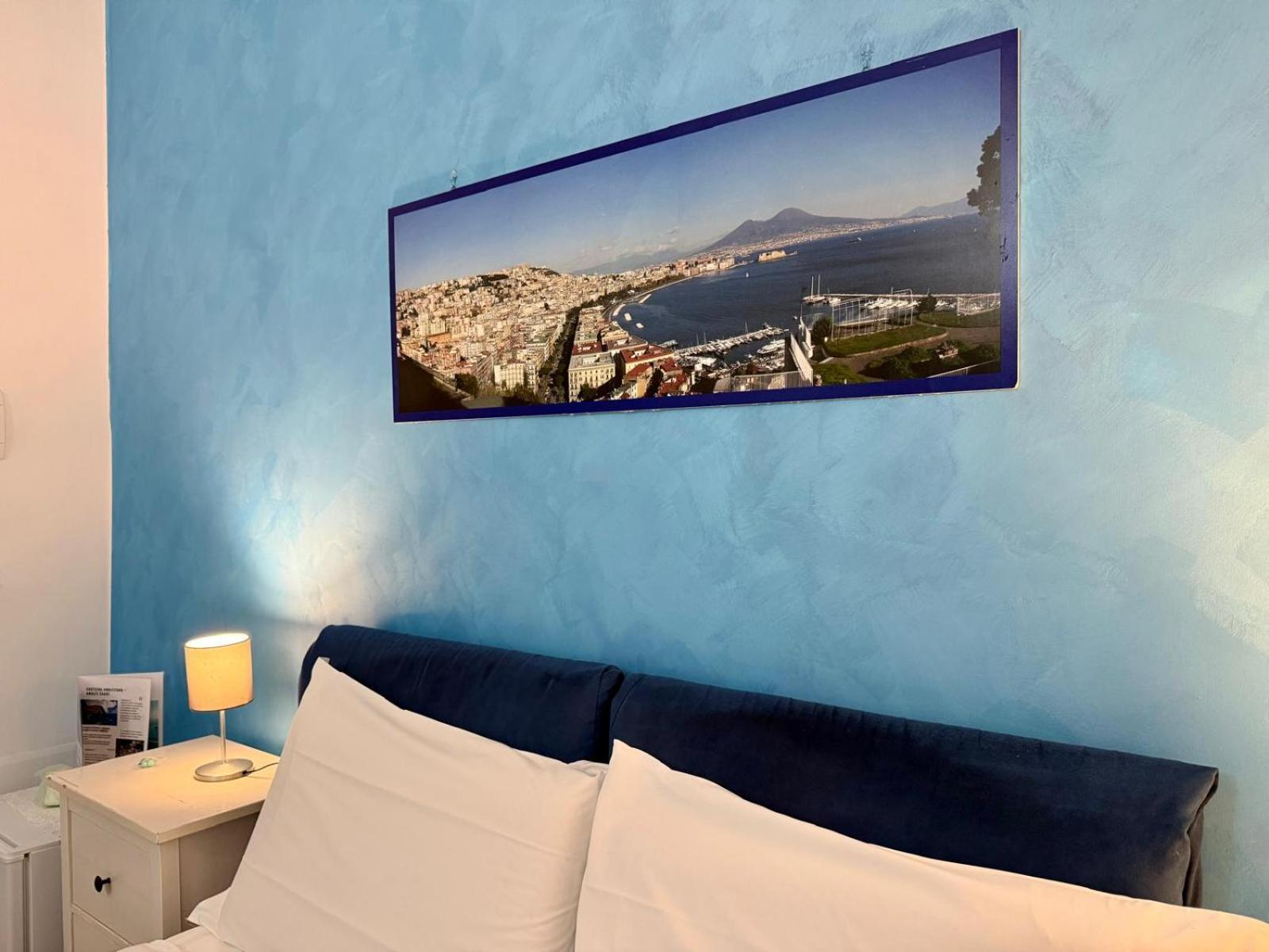Chiaia Suites Naples Bilik gambar