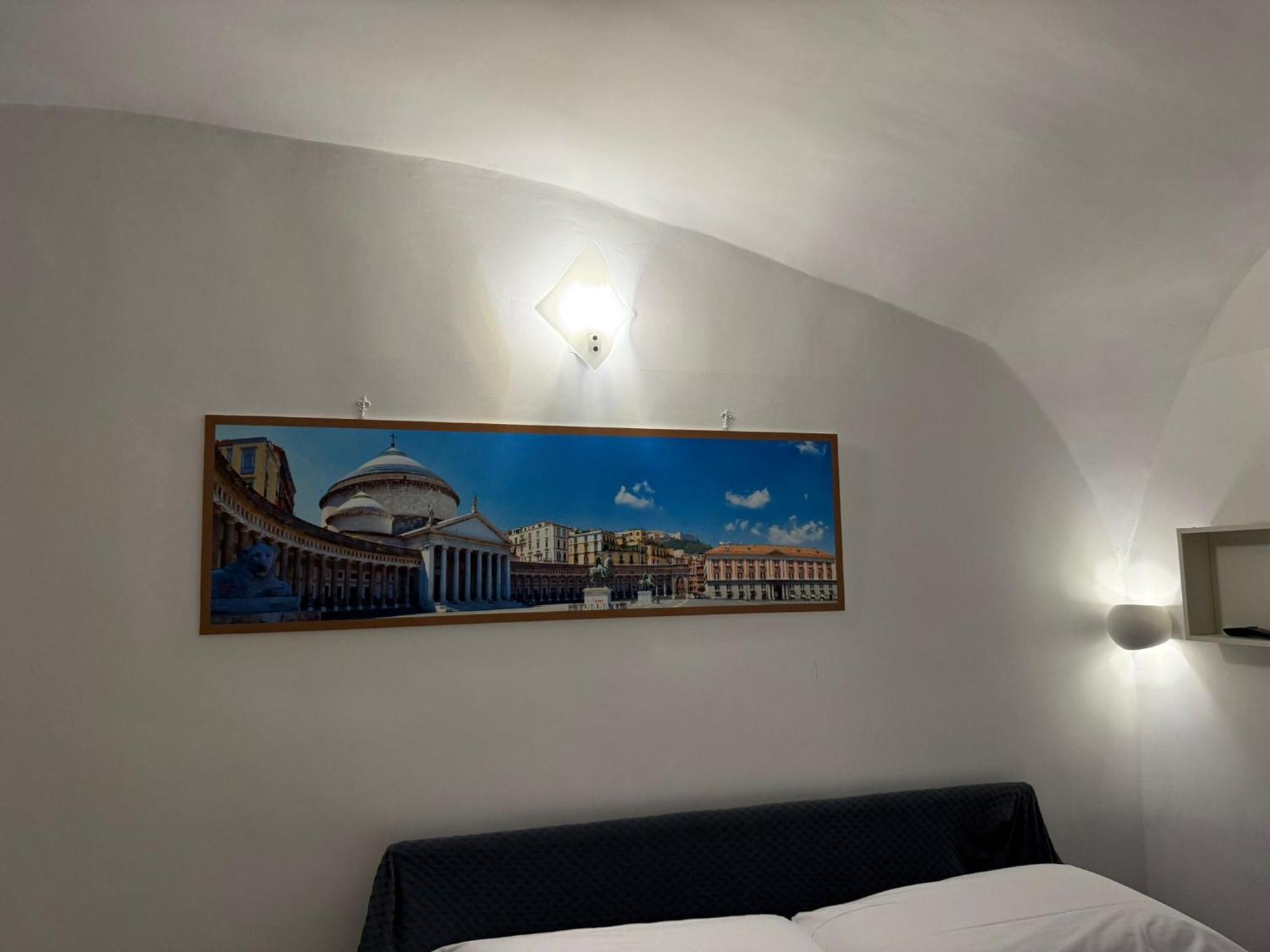 Chiaia Suites Naples Bilik gambar