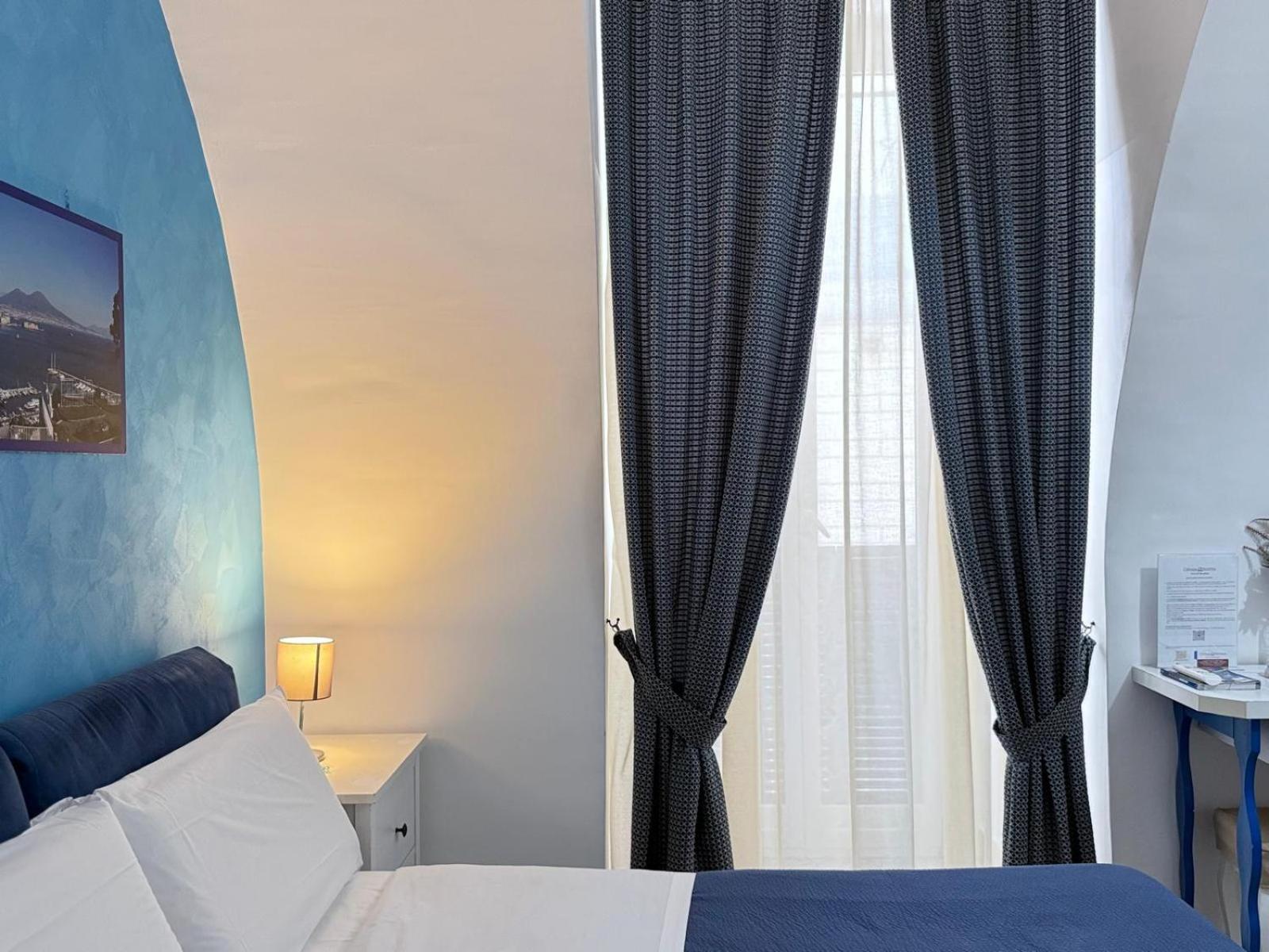 Chiaia Suites Naples Bilik gambar