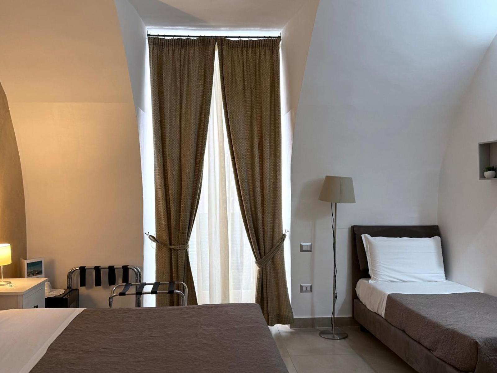 Chiaia Suites Naples Bilik gambar