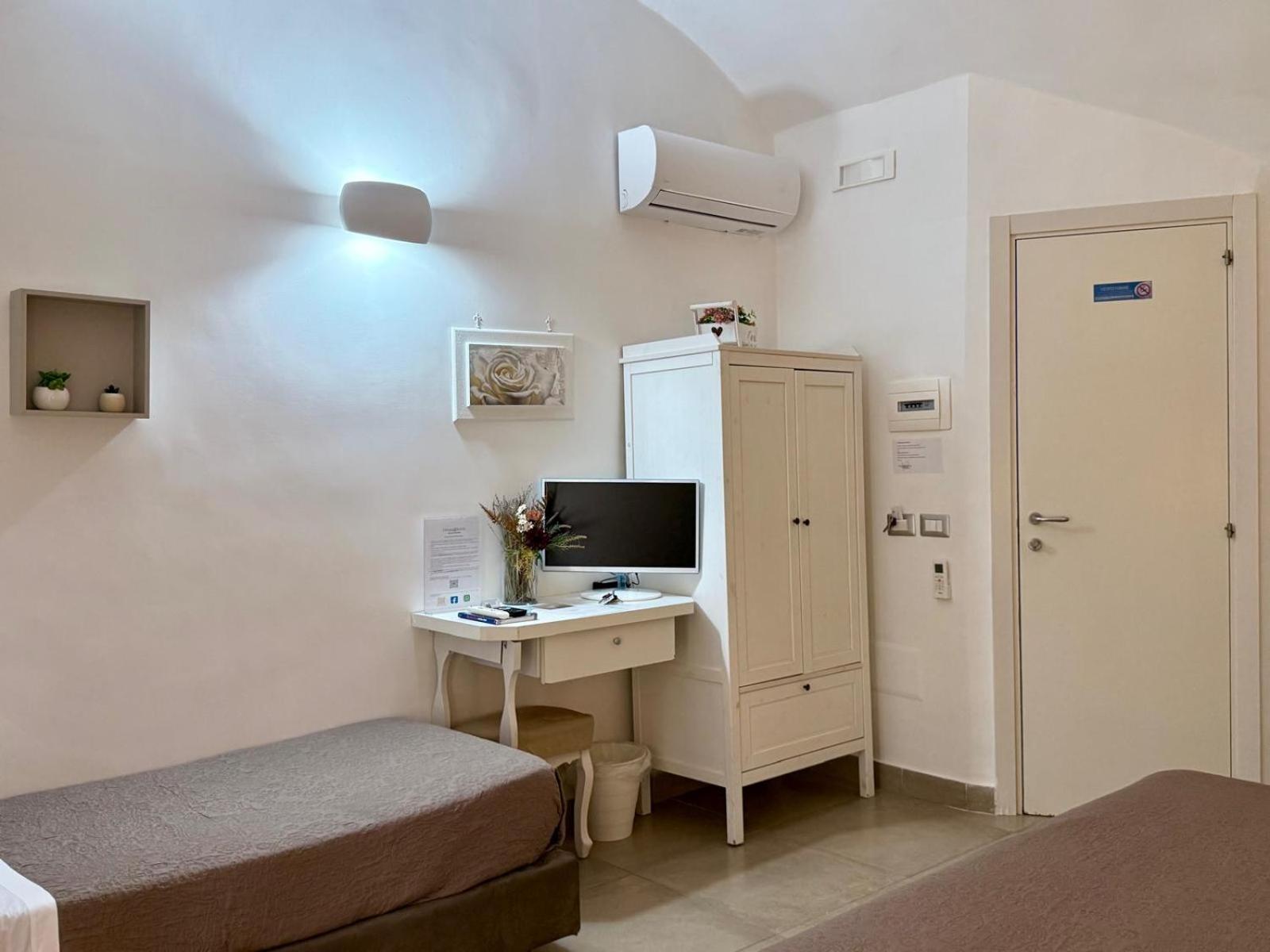 Chiaia Suites Naples Bilik gambar